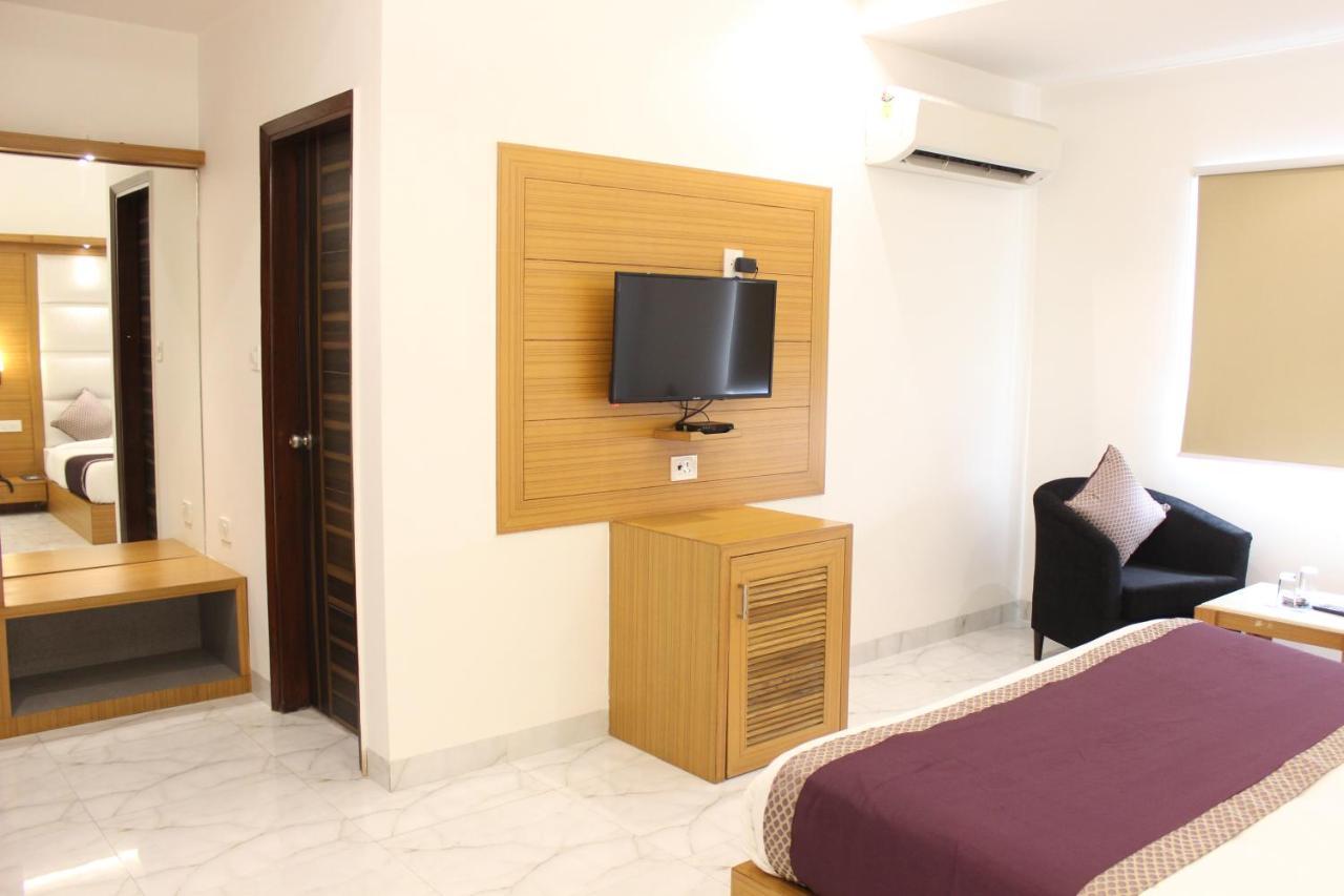 Hotel Aero Star Near Delhi Airport نيودلهي المظهر الخارجي الصورة